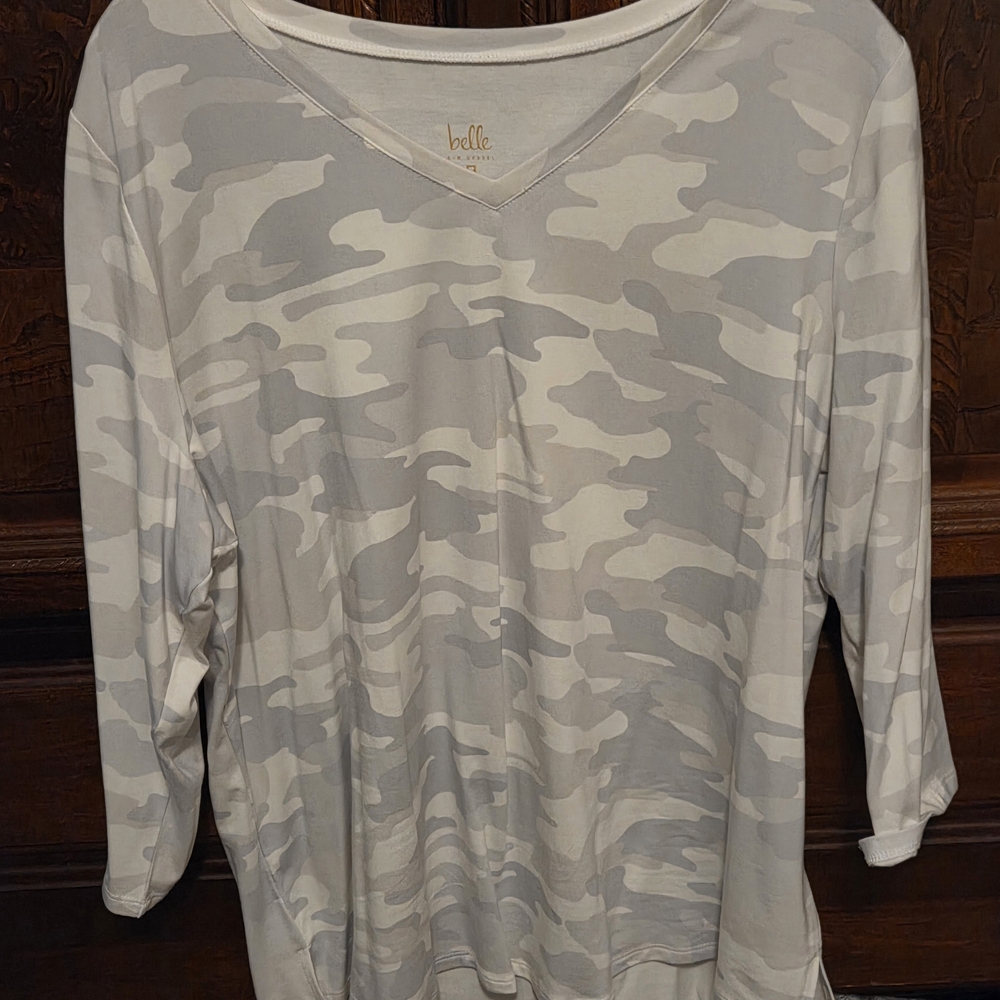 Kim Gravel Women's Gray Large Camo Top